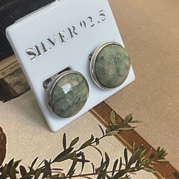 Jade Earring studs in 925 Sterling silver - Picture 12 of 13